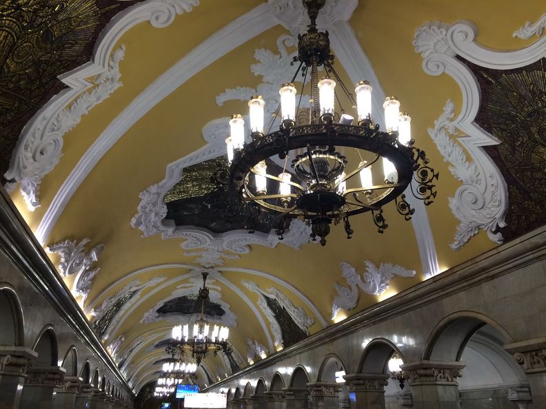 2015-06-28 Moscou, st. metro Komsomolskaya gare Leningradsky Voksal (001).jpg